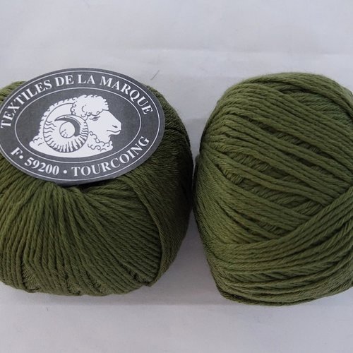 5 pelotes  laine mérinos et cachemire vert véronèse 326 textiles de la marque