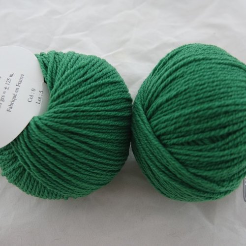 5 pelotes pure laine vert textiles de la marque