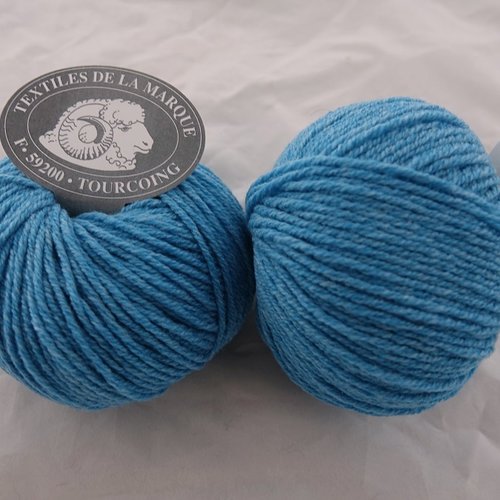 5 pelotes pure laine turquoise textiles de la marque