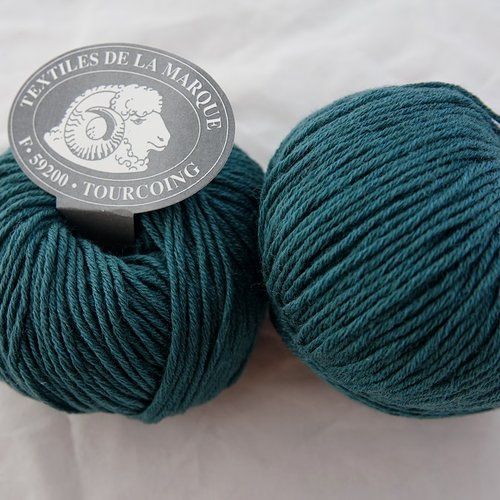 5 pelotes laine  lana  vert bouteille 224 textiles de la marque