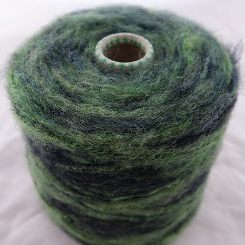 1 cône 460 gr 50% laine vierge multico vert ,noir