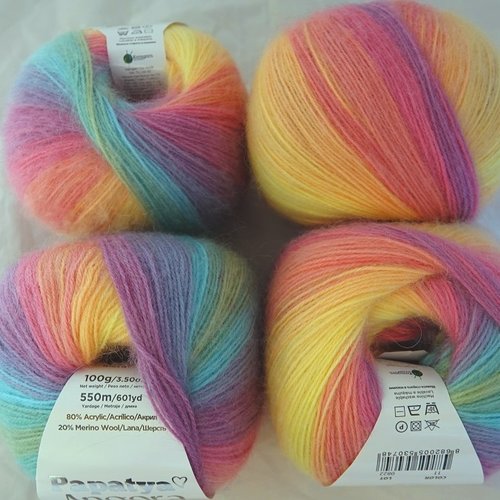 2 grosses pelotes  angora 11 papatya