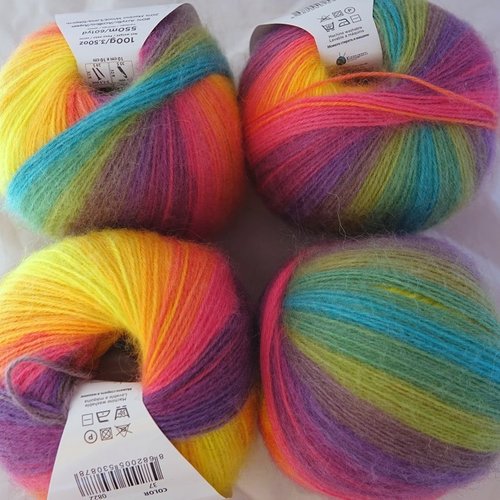 2 grosses pelotes  angora 37 papatya