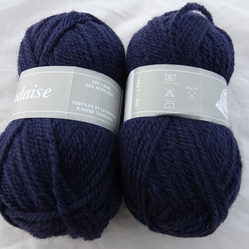 5 pelotes 50% laine  irlandaise couleur marine 04 textile de la marque