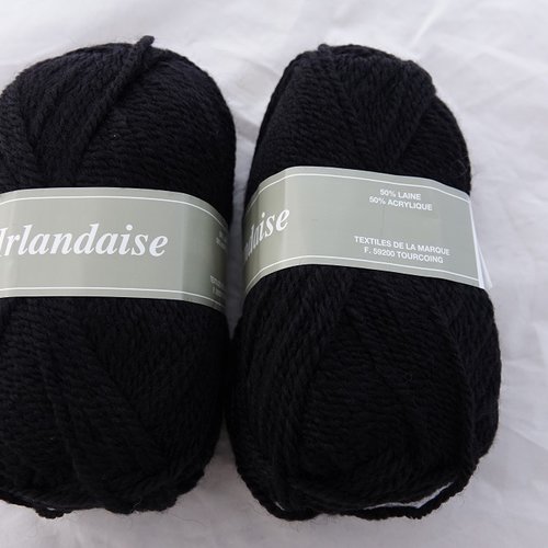 5 pelotes 50% laine  irlandaise couleur noir 10 textile de la marque