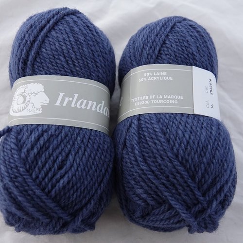 5 pelotes 50% laine  irlandaise couleur bleu jean 16 textile de la marque
