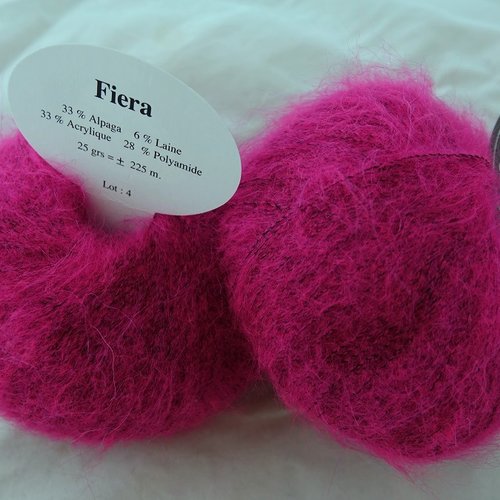 5 pelotes fiera rose fluo  textiles de la marque