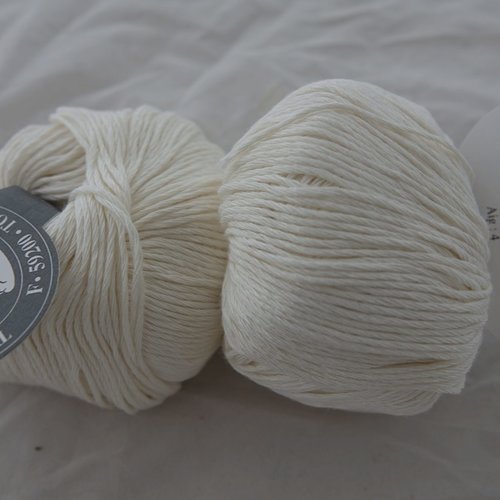 5 pelotes soie  cablée craie 60  soie et coton