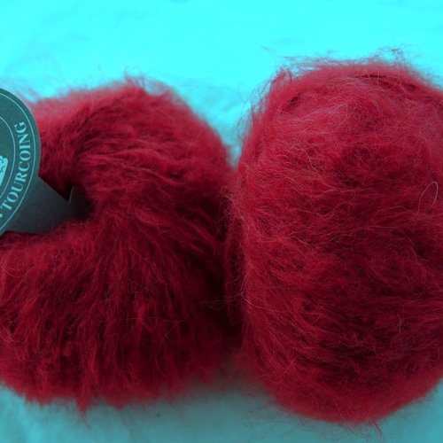 5 pelotes mohair moex  rouge cardinal 14  textiles de la marque avec laine et alpaga