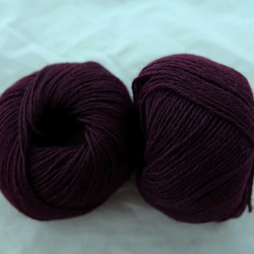 5 pelotes 75% alpaga 25% laine couleur grenat 4679