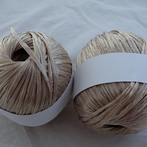 5 pelotes 50 gr 50 gr raphia  couleur beige