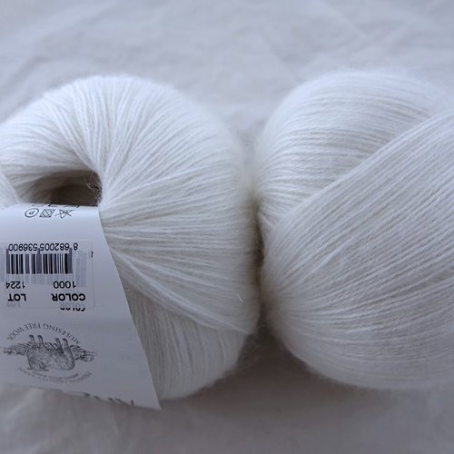 2 grosses pelotes  angora blanc 1000 papatya