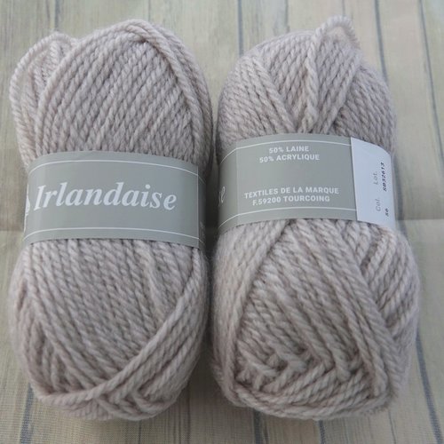 5 pelotes 50% laine  irlandaise couleur beige clair 56 lot y70410