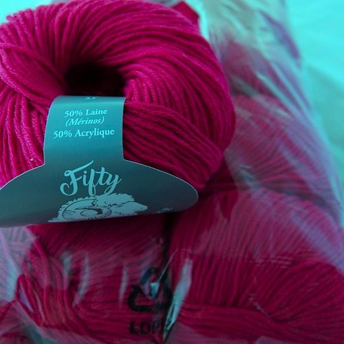 Mérinos 5 pelotes fifty framboise 495  textiles de la marque