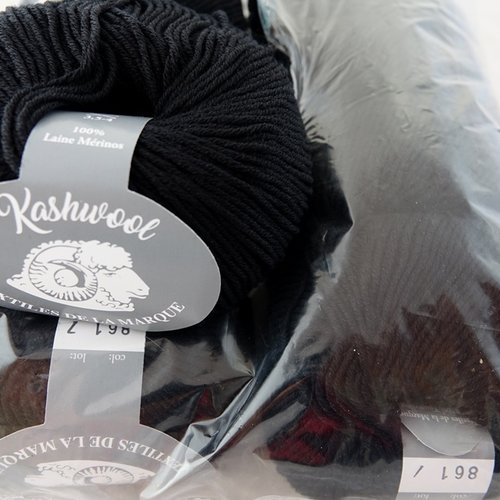 5 pelotes  pure laine mérinos kashwool noir 861