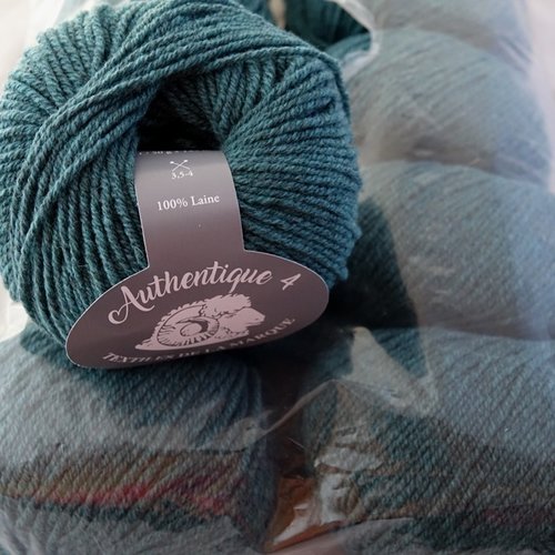 5 pelotes pure laine authentique 4 vert anglais 324