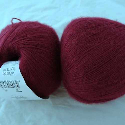 2 grosses pelotes  angora bordeaux 3250 papatya