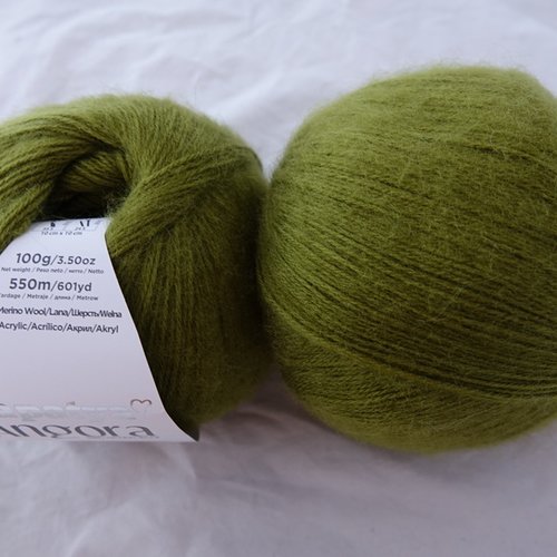 2 grosses pelotes  angora vert 6950 papatya