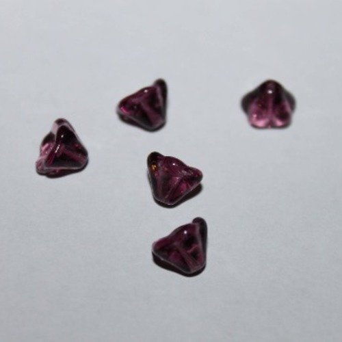 1 perle de verre tchèque fleur, violet, env 8mm x 6mm 