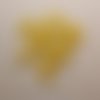 1 perle pendentif ovale jaune env 1cm x 2,4cm 