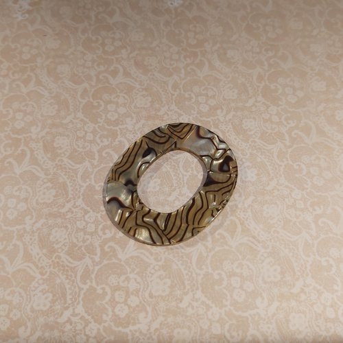 1 pendentif baroque ovale resine ajouré 48 x 40 mm tons beige encens