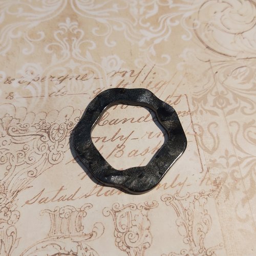 1 pendentif asymétrique 38 mm resine tons noir gris irisés