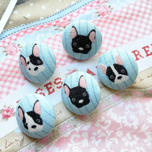 Bouton recouvert en tissu chien chiot bleu animaux pour enfants manteau robe