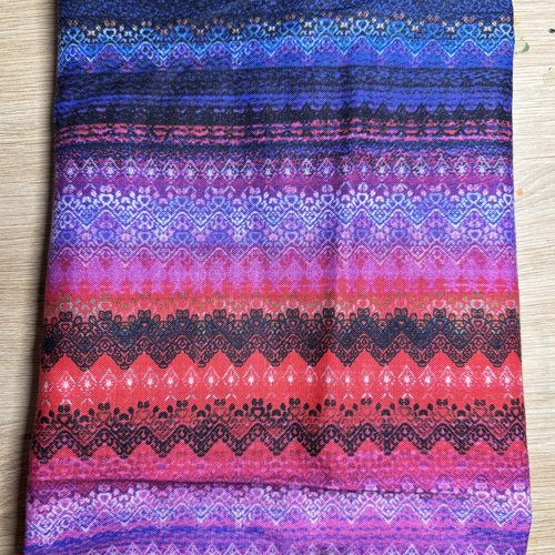 Coupon tissu coton violet rouge noir 60 cm x 44 cm