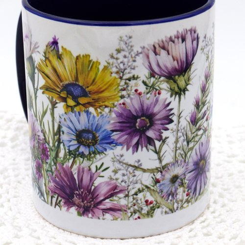 Mug fleurs des champs en céramique intérieur et bord en couleur d'une capacité de 350 ml
