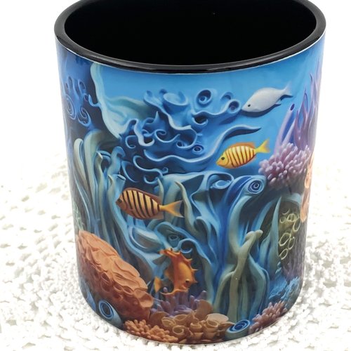 Mug fonds marin en céramique intérieur et bord en couleur d'une capacité de 350 ml