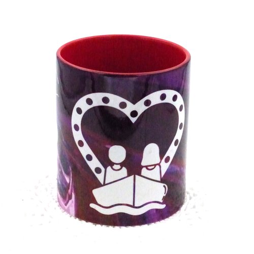 Mug saint valentin couple amoureux dans barque en céramique intérieur et bord en couleur d'une capacité de 350 ml