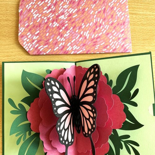 Carte popup papillon avec enveloppe