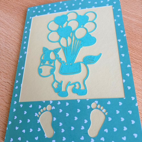 Carte pour naissance verte et jaune poney avec enveloppe