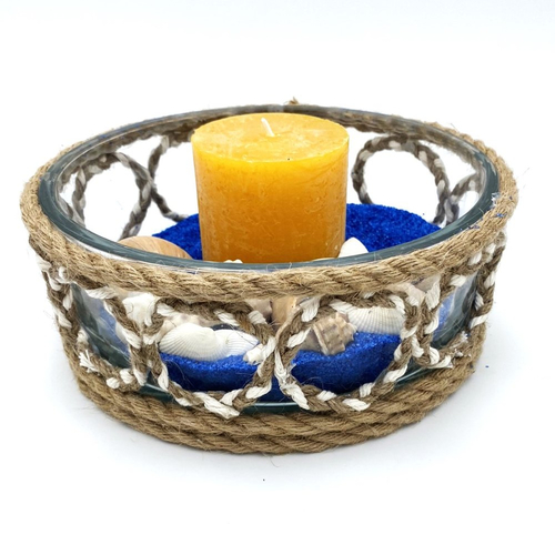 Photophore marine réalisé à partir d'un bocal en verre décoré de corde jute et de ronds tressés en jute