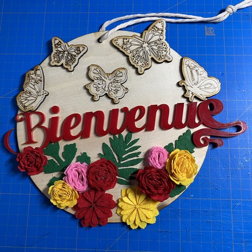 Panneau de bienvenue de forme ronde à accrocher - modèle bois et plexiglass