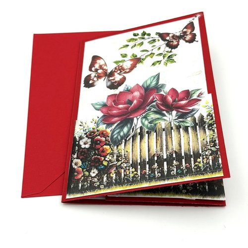 Carte trois volets rouge pop up papillons et fleur avec enveloppe assortie