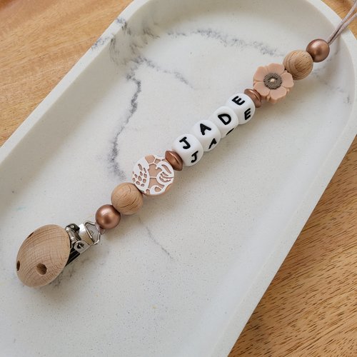 Attache tetine fille fleurs