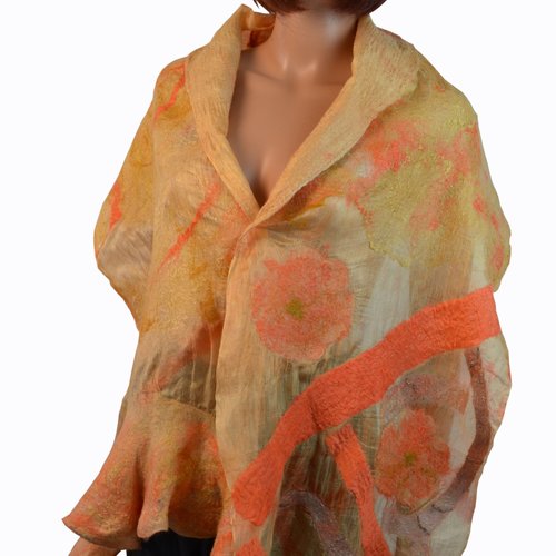 Jolie leger art unique châle étole de soie orange en laine merinos  châle de femme laine merinos  écharpe de feutre art