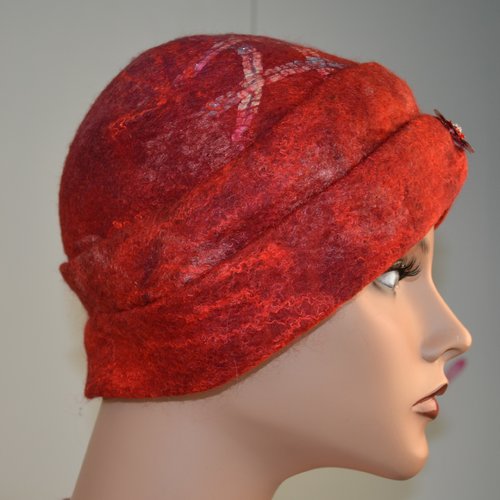 Bonnet rouge feutre d'hiver laine merinos bonnet de femme  laine chapeau chapeau fait à la main art  feutr