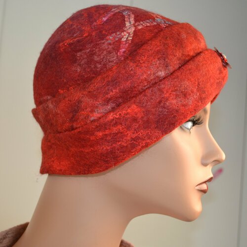 Unique bonnet rouge feutre d'hiver laine merinos chapeau de femme  laine chapeau chapeau fait à la main art chapeau feutr