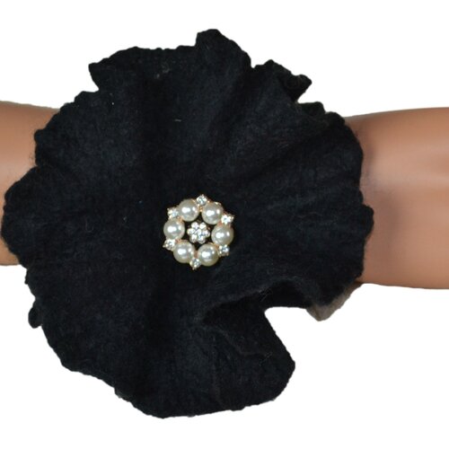 Unique et original bracelet en laine feutre noir  style bohémien, vintage,  hippie bracelet en laine feutre unique art deco