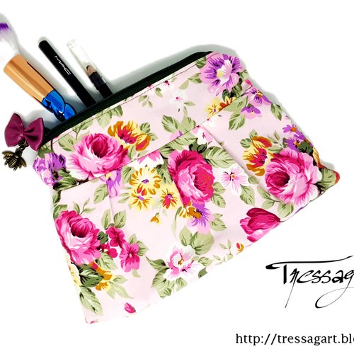 Trousse à maquillage pivoines fleurs romantique petite abeille - trousse shabby - rose pastel - tapisserie vintage