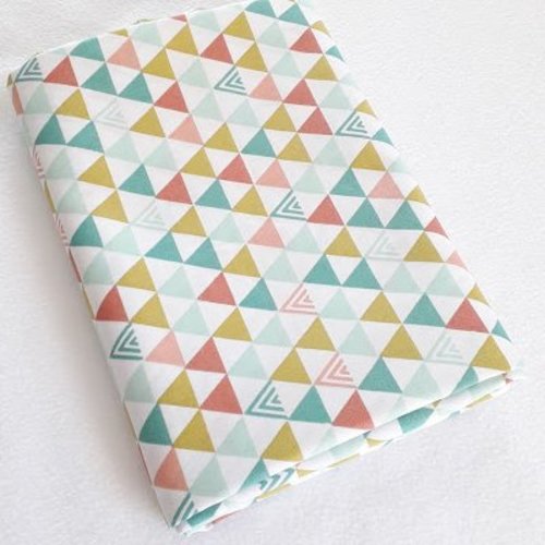 Tissu coton coupon 100x150 cm triangles destockage