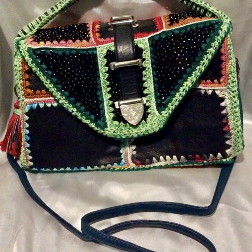 Sac bandoulière ,sac à main multicolore ,sac après reconstruction avec crochet et cuir synthétique