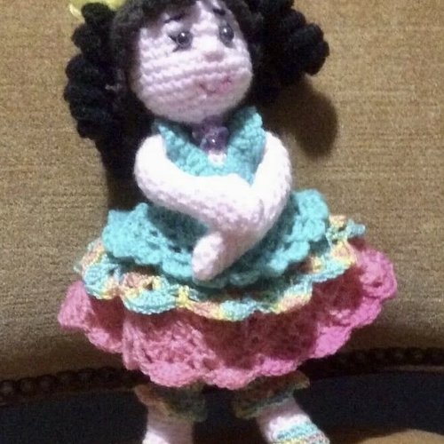 Amigurumi,petite poupée coquine avec ses vêtements au crochet
