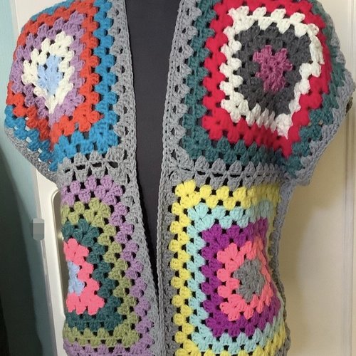 Chic gilet - kimono multicolore style boho, crochet fait main ,fil acrylique/ coton,pour femme taille unique 40-44