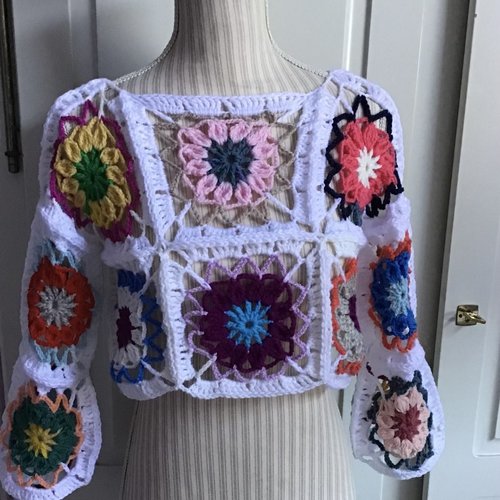 Pull -bustier ,dentelles multicolore au crochet  ,coton/acrylique doux  , style boho,hippie à carré , crochet fait mais ,pour femme,fille