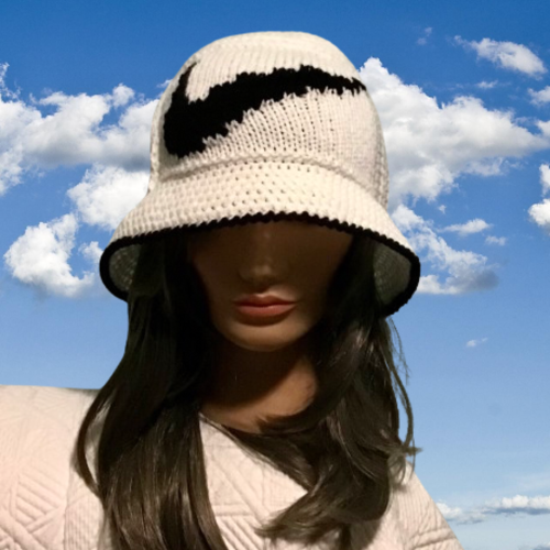 Sur commande.bob panama style moderne ,bob fait main au crochet,acrylique,pour femme,homme,couleur blanc,noir.