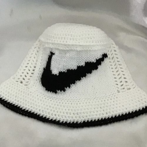 Sur commande bob style moderne ,bob fait main au crochet/ tricot ,acrylique fine ,pour femme,homme