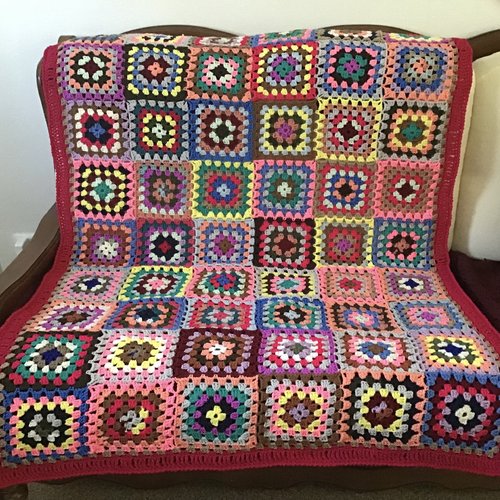 Sur le commande.couverture ,plaide pour canapé,multicolore acrylique au crochet style carré grand - mère t150x100cm